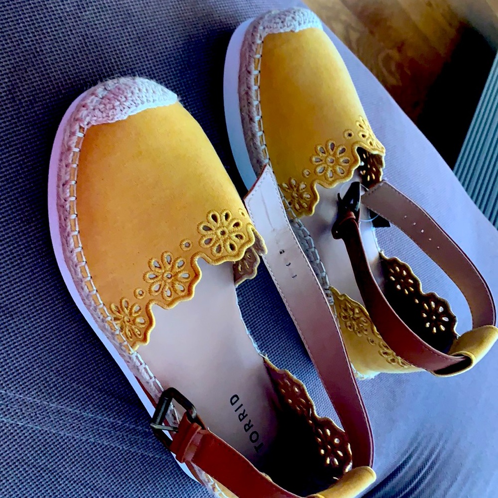 Brand new torrid sandals for wide feet